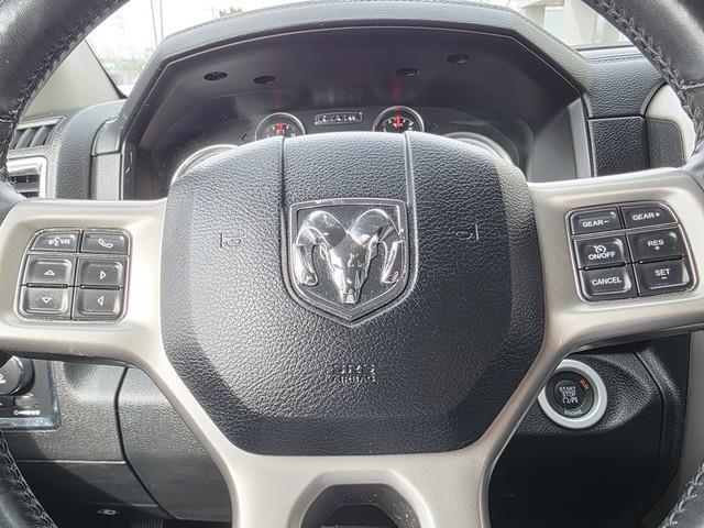 RAM 1500 4WD Crew Cab 140.5" Laramie 2014