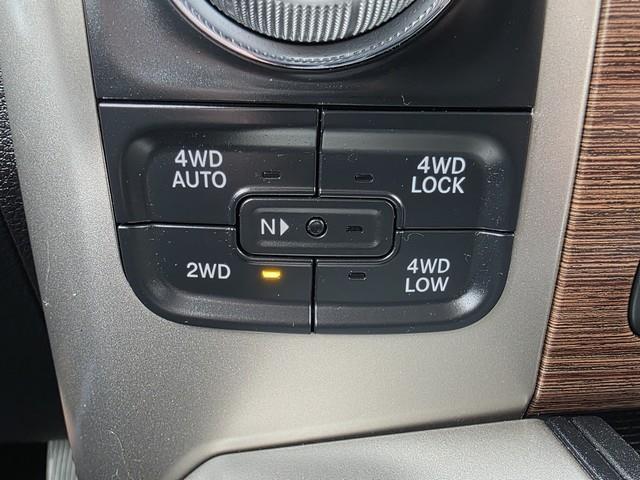 RAM 1500 4WD Crew Cab 140.5" Laramie 2014