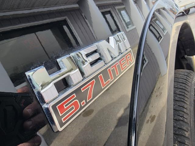 RAM 1500 4WD Crew Cab 140.5" Laramie 2014