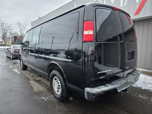 Chevrolet Express Passenger RWD 3500 155" LS w/1LS 2013