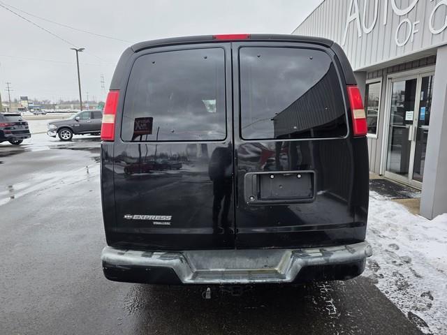Chevrolet Express Passenger RWD 3500 155" LS w/1LS 2013