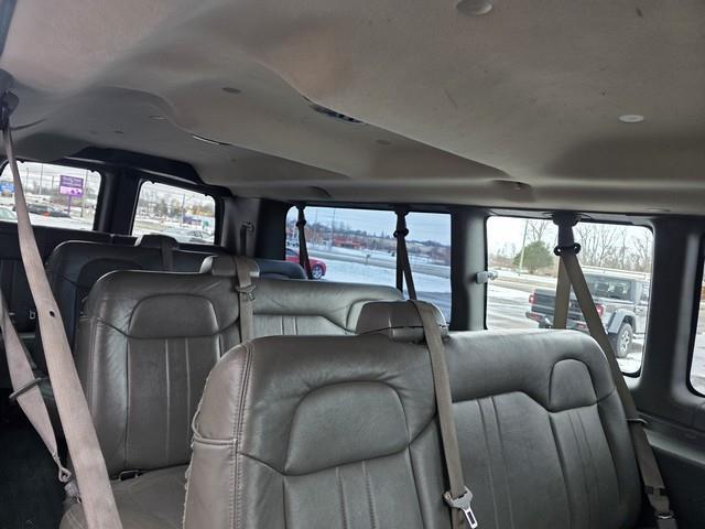Chevrolet Express Passenger RWD 3500 155" LS w/1LS 2013