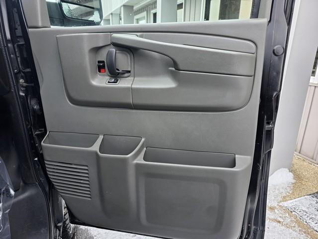 Chevrolet Express Passenger RWD 3500 155" LS w/1LS 2013