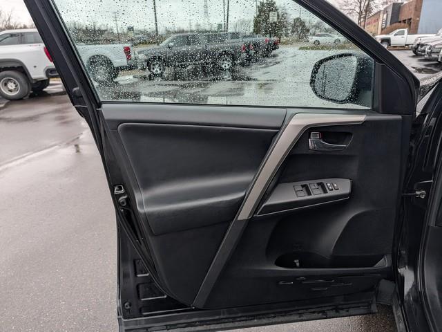 Toyota RAV4 XLE FWD (Natl) 2018