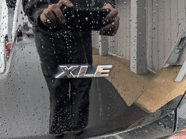 Toyota RAV4 XLE FWD (Natl) 2018