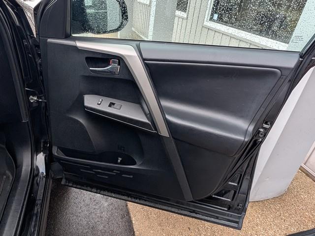 Toyota RAV4 XLE FWD (Natl) 2018