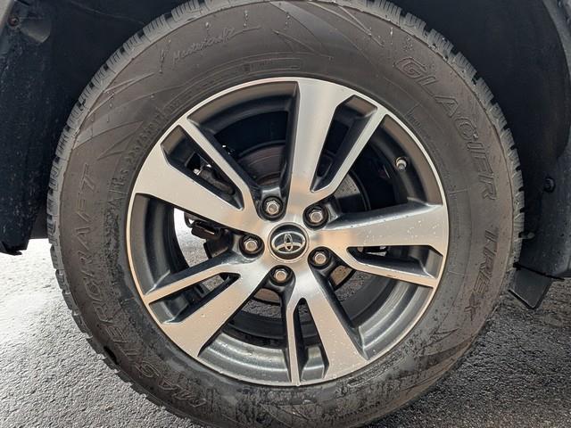 Toyota RAV4 XLE FWD (Natl) 2018