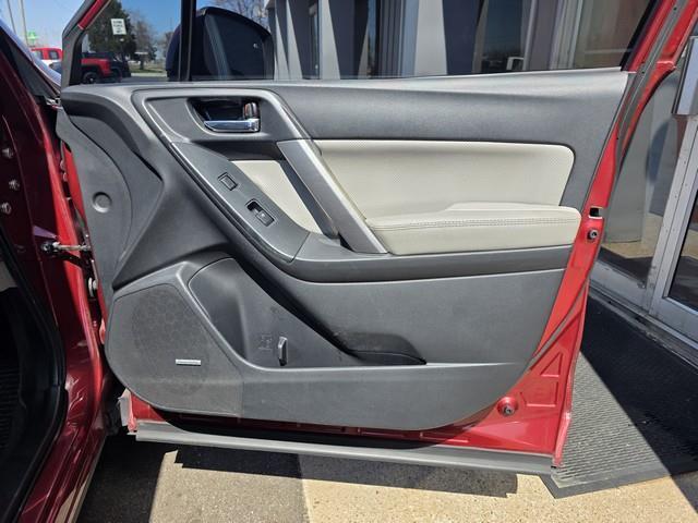 Subaru Forester 4dr CVT 2.5i Touring PZEV 2016