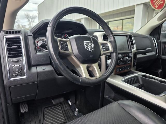 RAM 1500 4WD Crew Cab 149" Laramie 2016