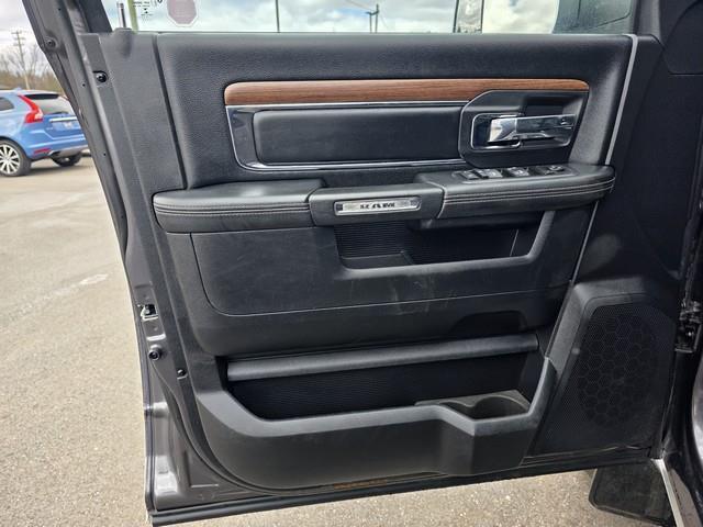 RAM 1500 4WD Crew Cab 149" Laramie 2016