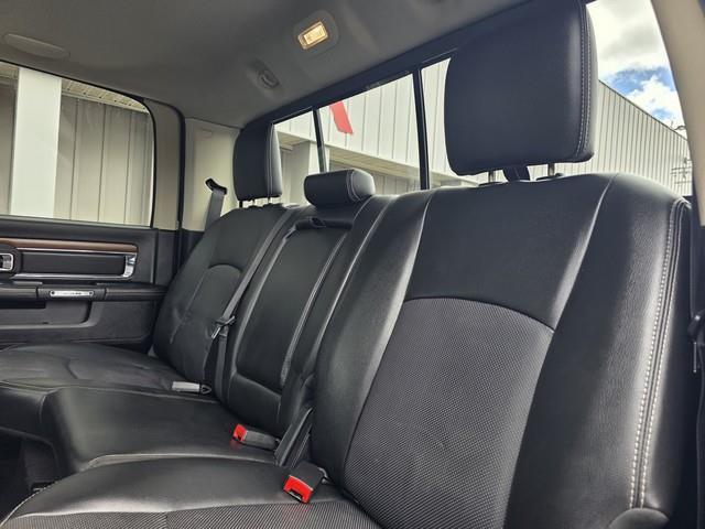 RAM 1500 4WD Crew Cab 149" Laramie 2016