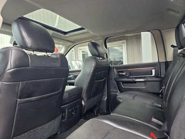 RAM 1500 4WD Crew Cab 149" Laramie 2016