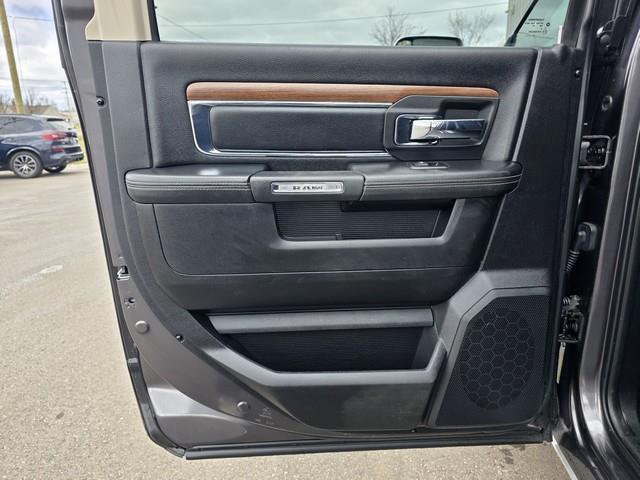 RAM 1500 4WD Crew Cab 149" Laramie 2016