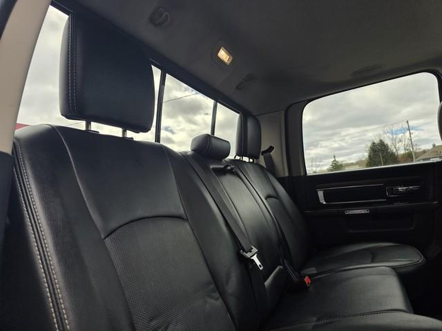 RAM 1500 4WD Crew Cab 149" Laramie 2016