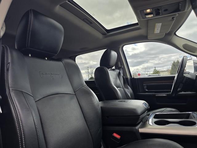 RAM 1500 4WD Crew Cab 149" Laramie 2016