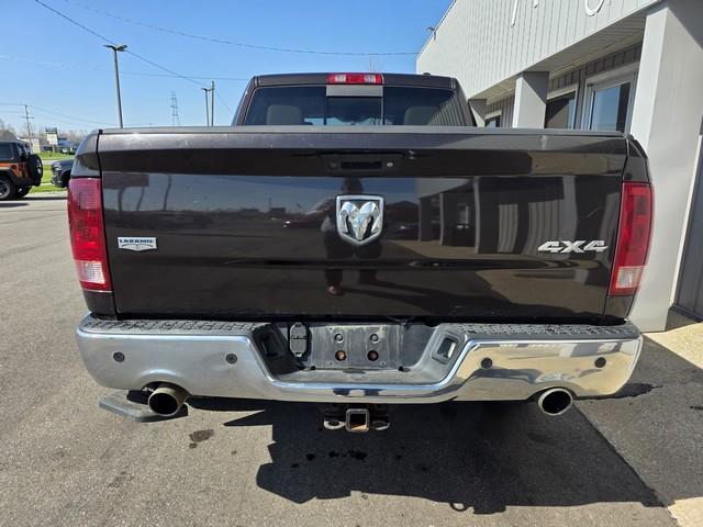 RAM 1500 4WD Crew Cab 140.5" Laramie 2011