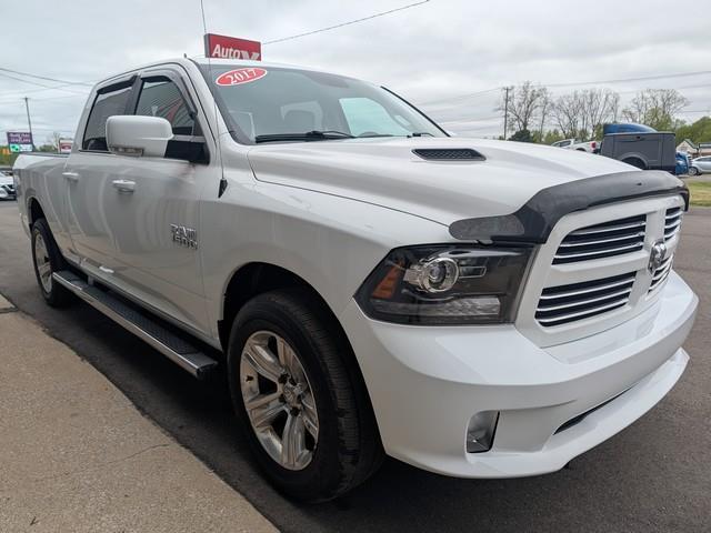 RAM 1500 Sport 4x4 Crew Cab 6'4" Box 2017