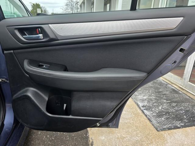 Subaru Legacy 4dr Sdn 2.5i Premium PZEV 2016