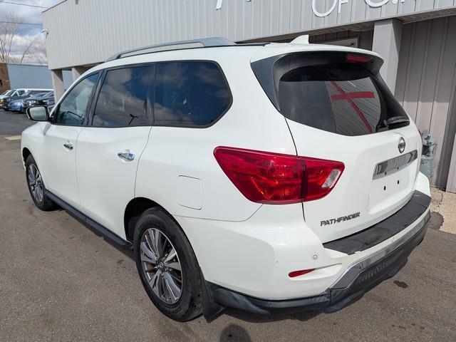 Nissan Pathfinder S 4D SUV FWD 2020