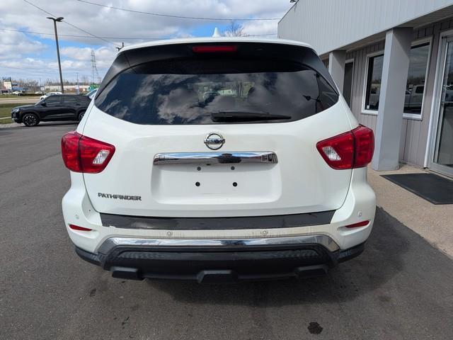 Nissan Pathfinder S 4D SUV FWD 2020