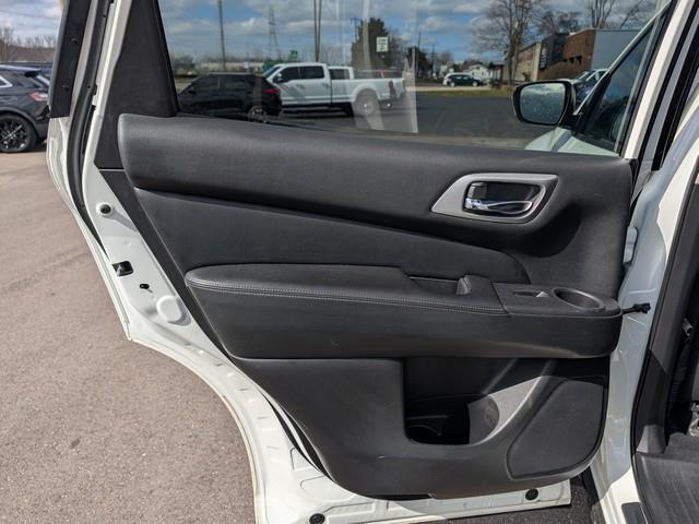 Nissan Pathfinder S 4D SUV FWD 2020