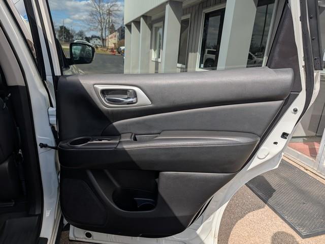 Nissan Pathfinder S 4D SUV FWD 2020