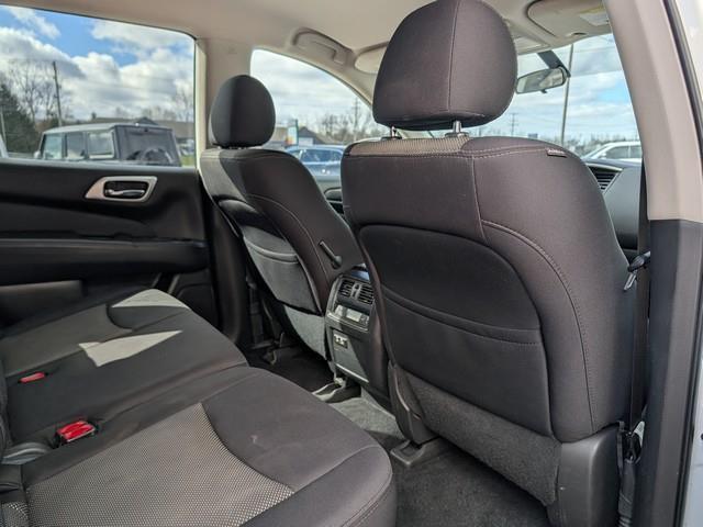 Nissan Pathfinder S 4D SUV FWD 2020