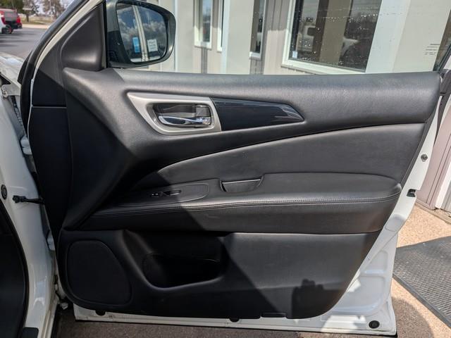 Nissan Pathfinder S 4D SUV FWD 2020