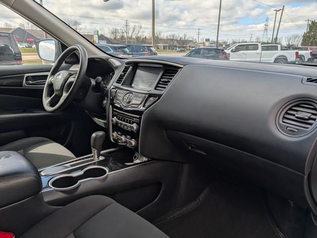 Nissan Pathfinder S 4D SUV FWD 2020