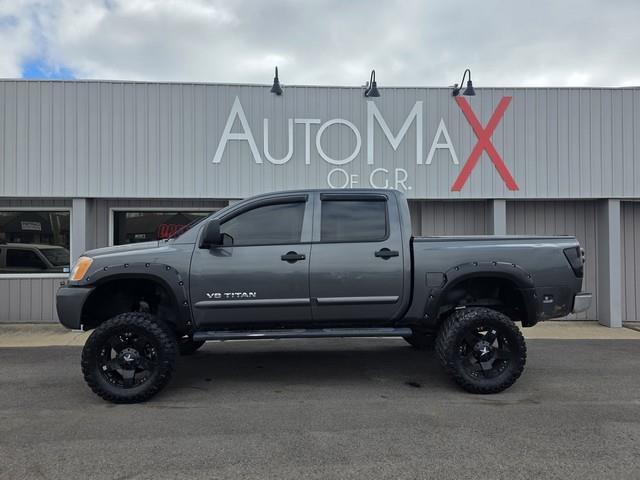 Nissan Titan 4WD Crew Cab SWB PRO-4X 2011