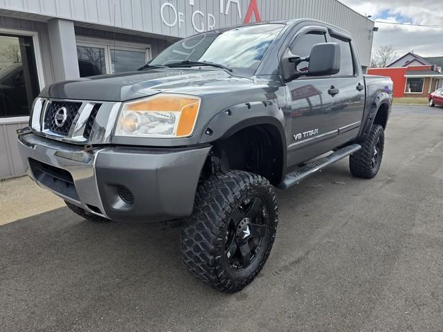 Nissan Titan 4WD Crew Cab SWB PRO-4X 2011