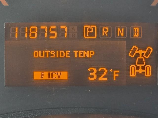 Nissan Titan 4WD Crew Cab SWB PRO-4X 2011