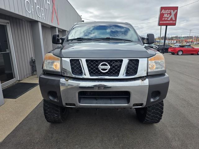 Nissan Titan 4WD Crew Cab SWB S 2011