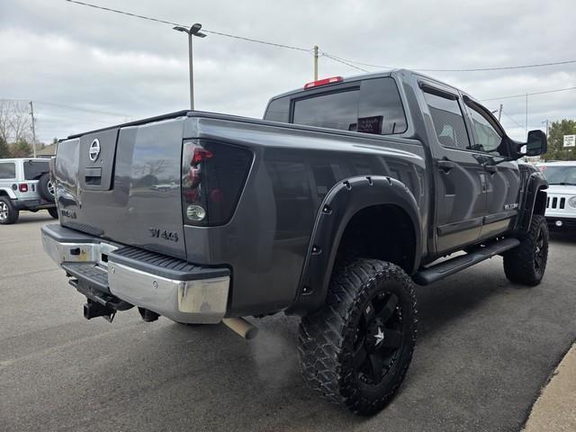 Nissan Titan 4WD Crew Cab SWB S 2011