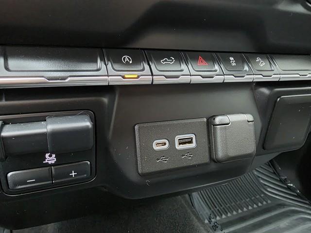 Chevrolet Silverado 1500 4WD Double Cab 147" RST 2020