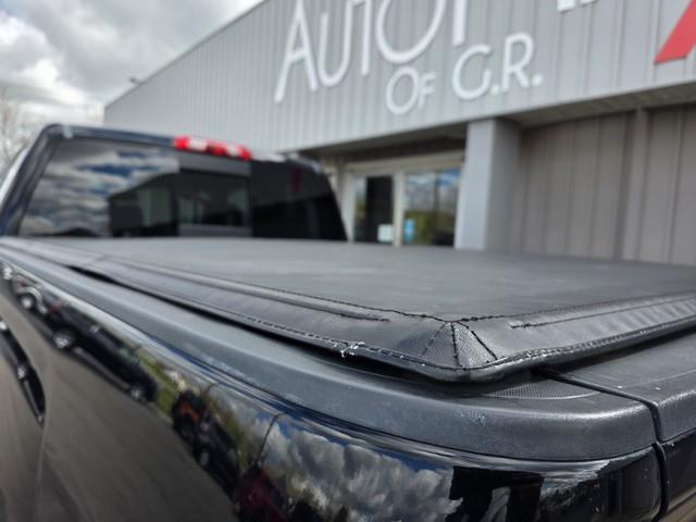 GMC Sierra 1500 4WD Double Cab 143.5" SLT 2015