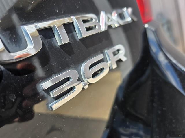 Subaru Outback 4dr Wgn 3.6R Limited 2015