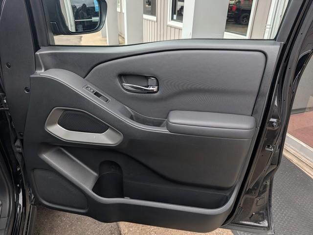 Nissan Frontier Crew Cab 4x4 SV Auto 2022