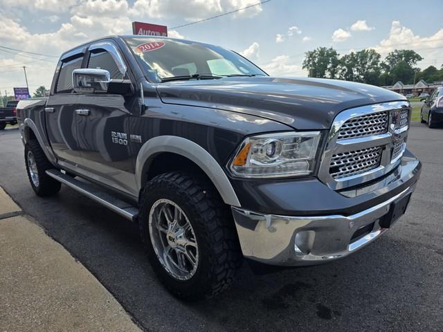 RAM 1500 4WD Crew Cab 140.5" Laramie 2014