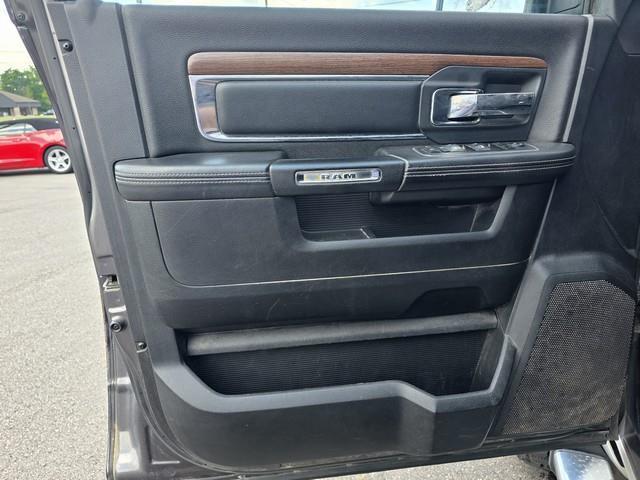 RAM 1500 4WD Crew Cab 140.5" Laramie 2014