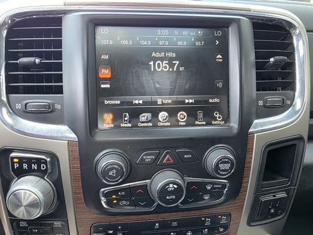 RAM 1500 4WD Crew Cab 140.5" Laramie 2014