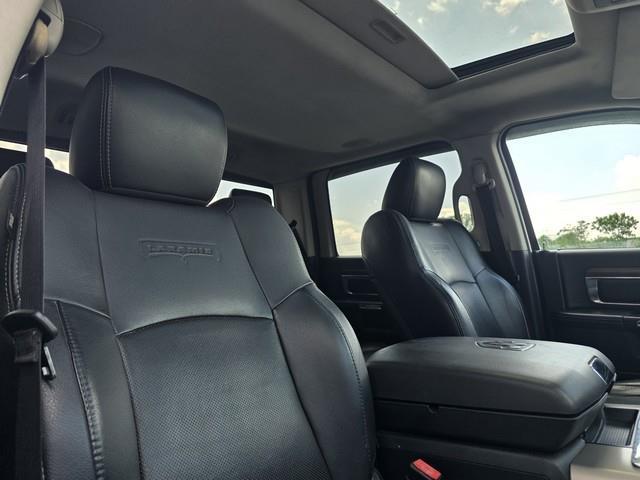 RAM 1500 4WD Crew Cab 140.5" Laramie 2014