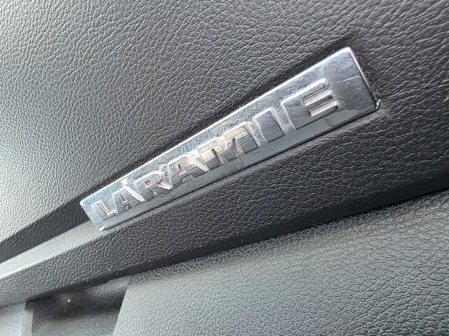 RAM 1500 4WD Crew Cab 140.5" Laramie 2014