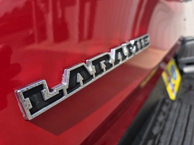 RAM 1500 Laramie 4x4 Crew Cab 5'7" Box 2022
