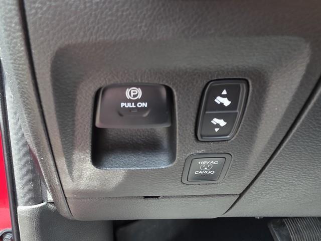 RAM 1500 Laramie 4x4 Crew Cab 5'7" Box 2022