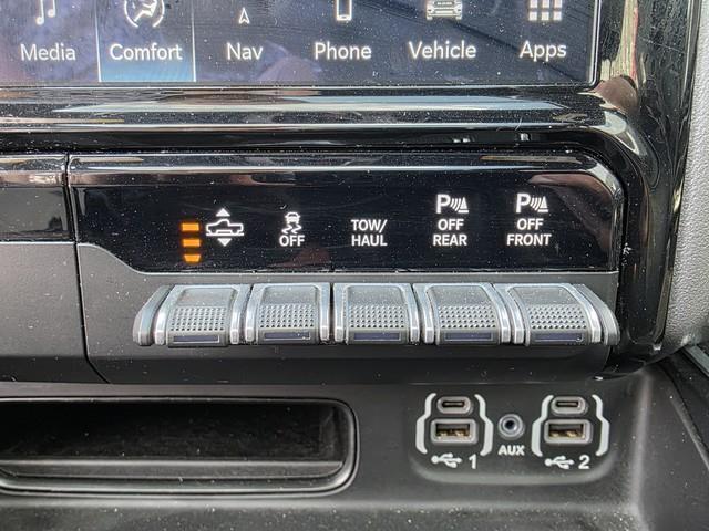 RAM 1500 Laramie 4x4 Crew Cab 5'7" Box 2022