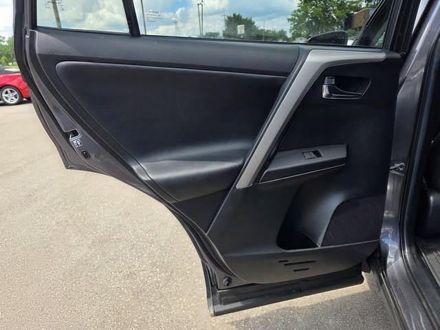 Toyota RAV4 AWD 4dr XLE (Natl) 2016