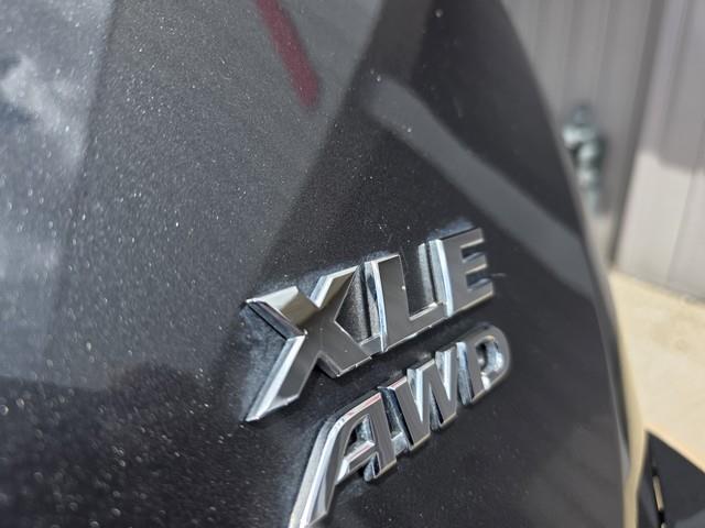Toyota RAV4 AWD 4dr XLE (Natl) 2016