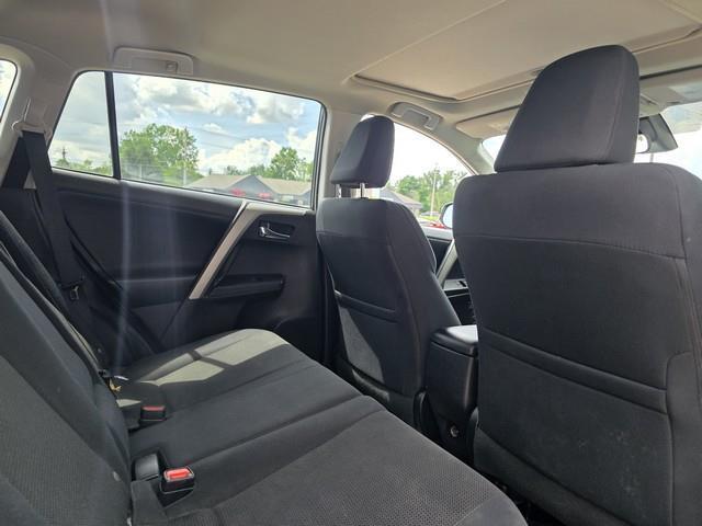Toyota RAV4 AWD 4dr XLE (Natl) 2016