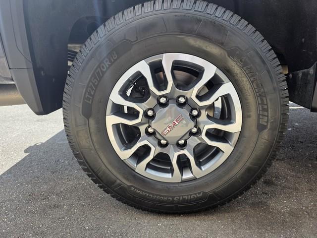 GMC Sierra 2500HD 4WD Crew Cab 159" SLT 2024